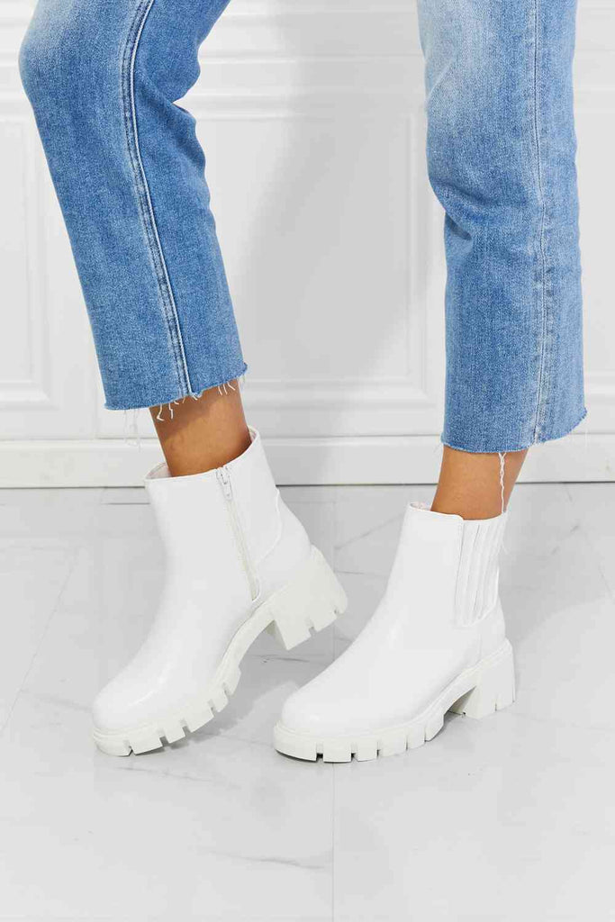 MMShoes What It Takes Lug Sole Chelsea Boots in White - Nine One Network