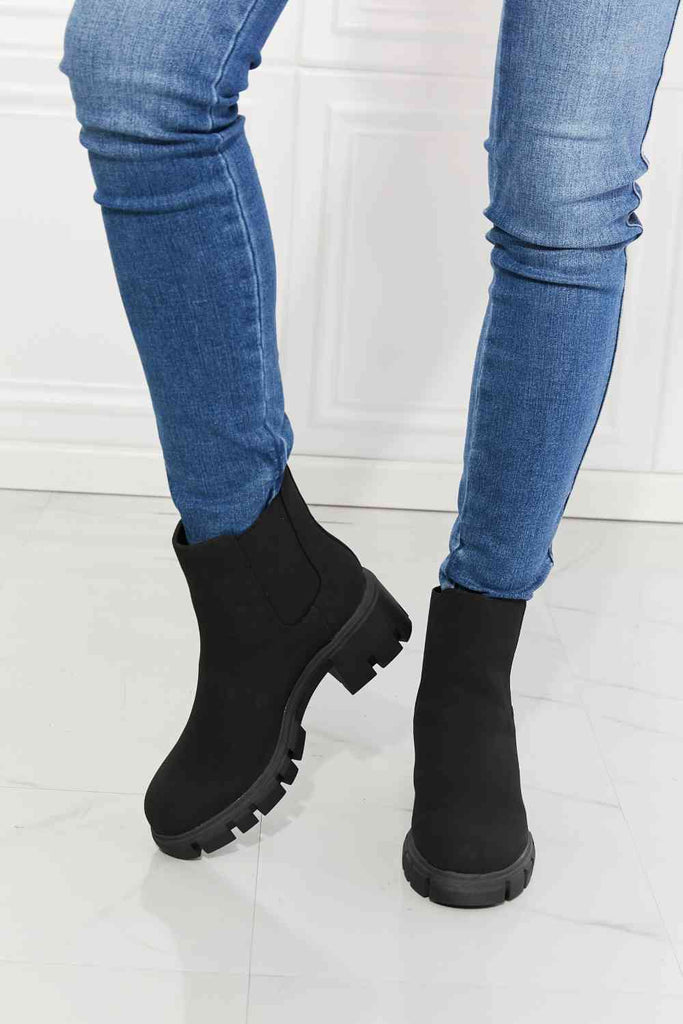 MMShoes Work For It Matte Lug Sole Chelsea Boots in Black - Nine One Network