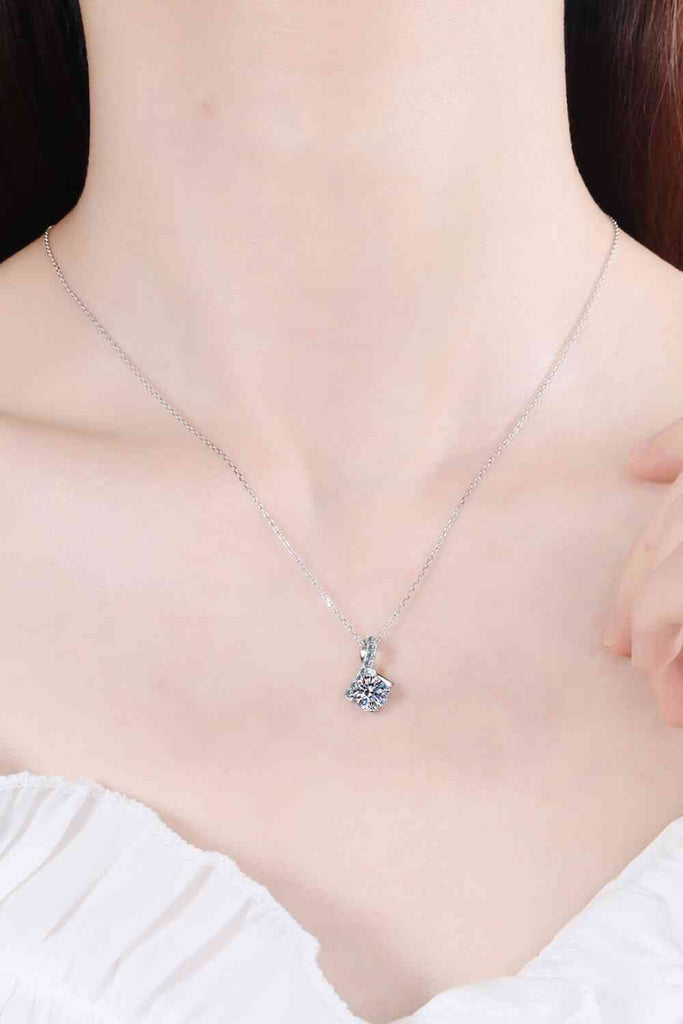 Unique and Chic Moissanite Pendant Necklace - Nine One Network